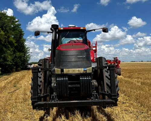 Tractor Case Magnum 235