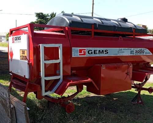 Acoplado Tanque de 3000 Lts Combinada