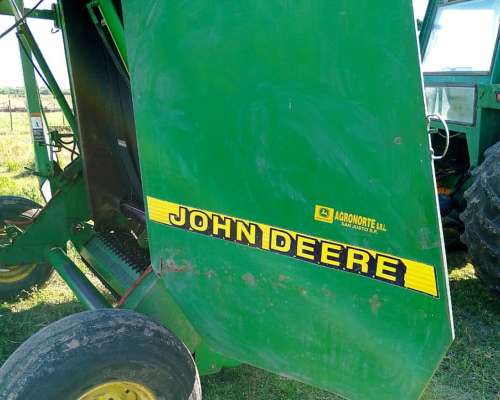 Rotoenfardadora John Deere 566