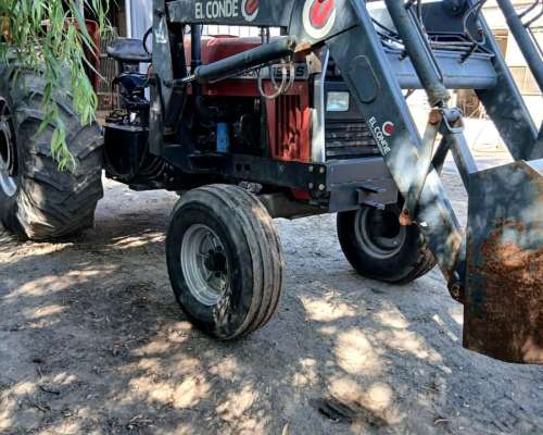 Tractor Massey Ferguson 1195 con Pala Cargadora
