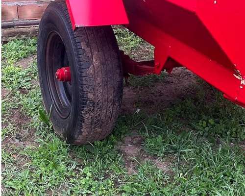 -cisterna Marca Ombu 1.500 Litros con Bomba