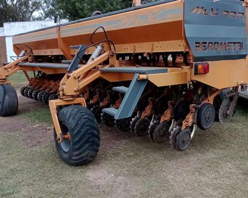Sembradora Agrometal MX 33 a 21, Grano Fino, año 2003