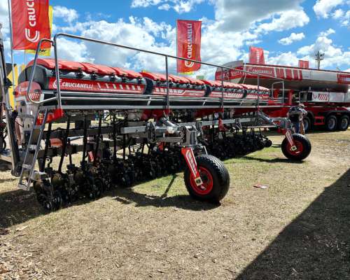 Barra Fertilizadora Crucianelli Fertec, Pozzi Maquinarias SA