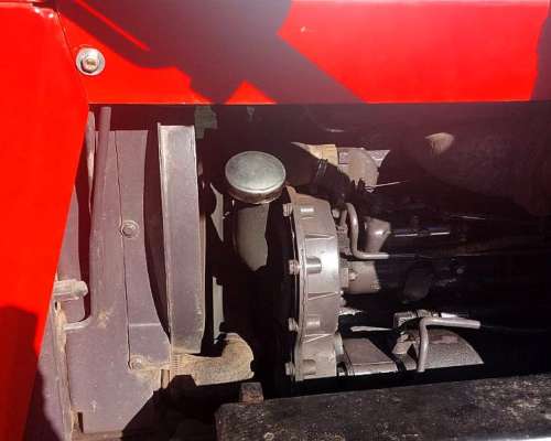 Tractor Massey Ferguson 1175 Restaurado con Pala Ceibo