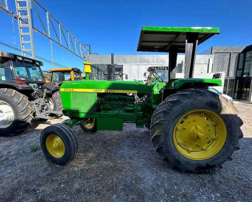 Tractor John Deere 3530 – Restaurado a Nuevo