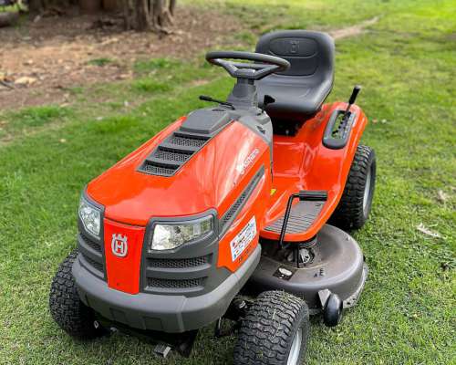Minitractor Husqvarna de 17 HP 38 de Corte