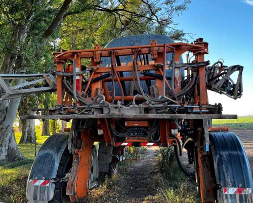 Pulverizadora Jacto 3000 - Trocha Variable - 25m - Piloto