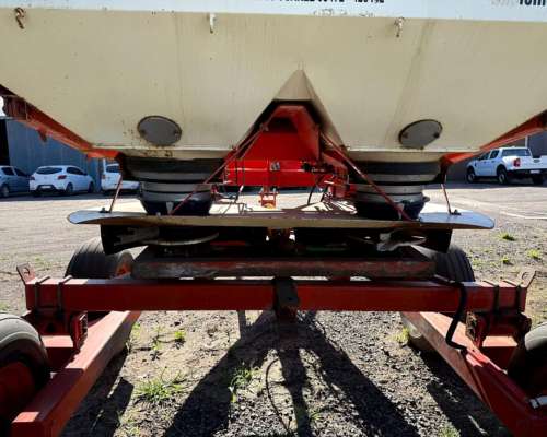 Yomel Fertilizadora con Balanza