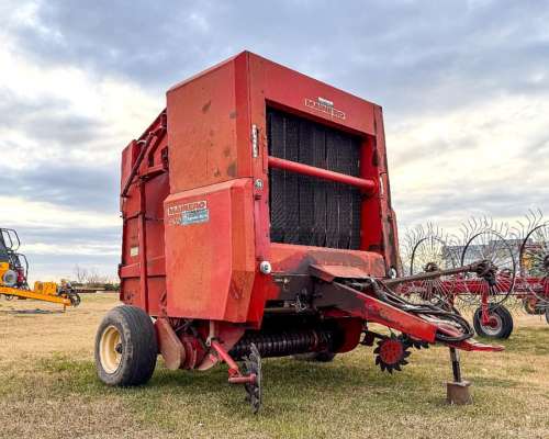 Rotoenfardadora Mainero 5880 con Monitor