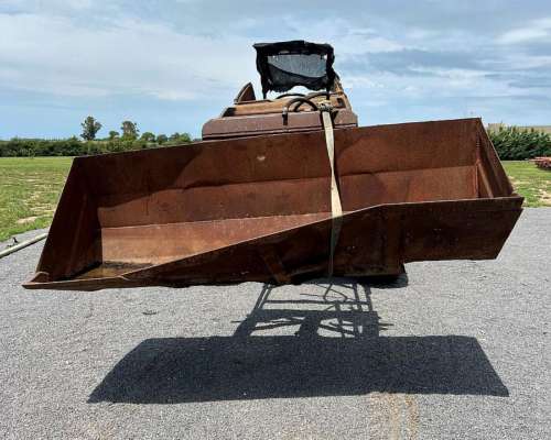 Tractor Fiat R60 Invertido con Pala