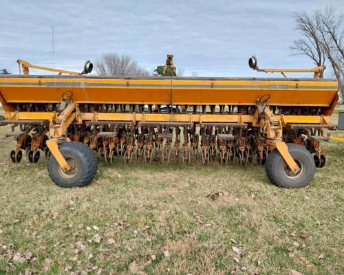 Sembradora Agrometal MX 33 Lineas a 21 CM. Precio Bonificado