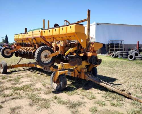 Sembradora Agrometal TX de 14 a 42 Autotráiler