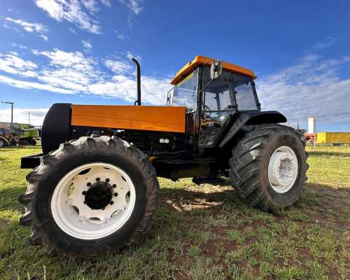 Tractor Valtra BH140 año 2004