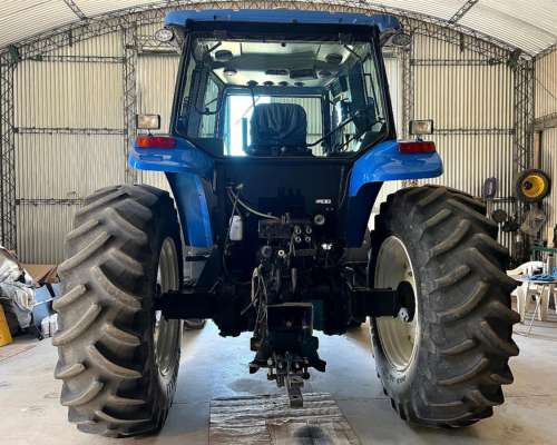 Tractor New Holland TM 7010
