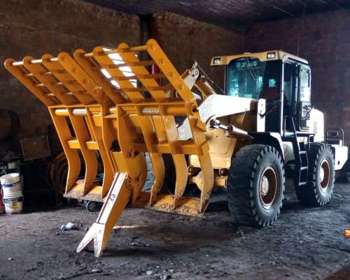 Frente Rastrillo LF P/limpieza Adaptable a Cargadora Frontal