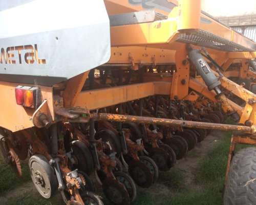 Sembradora Agrometal MX3321 sin Alfalfero