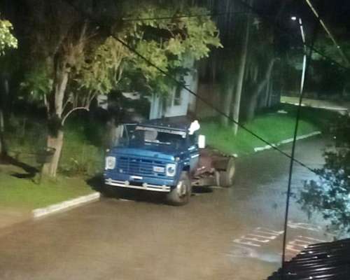 Camión Ford 700 Tractor con Motor, Caja y Dif. de 1620