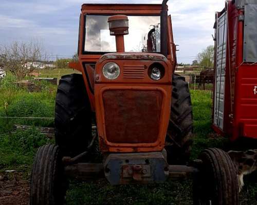 Tractor Fiat Modelo 700 - año 73