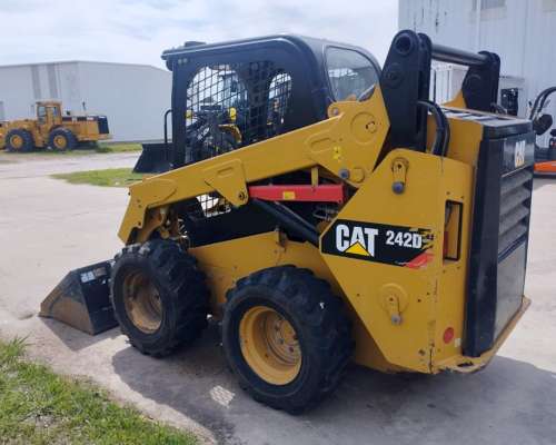 Caterpillar 242d 2017 3200 Horas 74hp Permuto Todo Vial