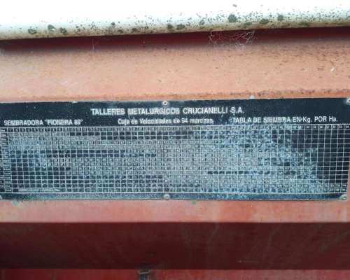 Sembradora Crucianelli de Convencional con Autotransporte.
