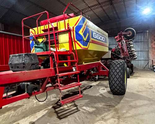 Sembradora Gherardi G600 de 51 Lineas a 17,5 CM. año 2015.