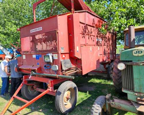 Carro Forrajero B-400 Mainero con Balanza Magris