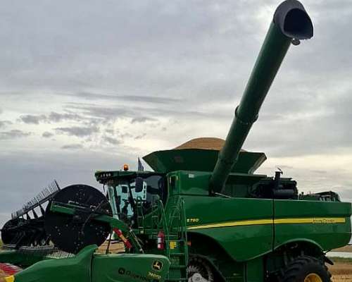 Cosechadora John Deere S790, año 2023