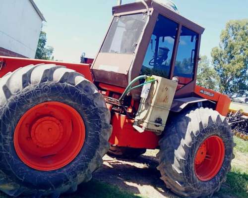 Tractor Zanello 4200 Articulado 180 HP con Toma