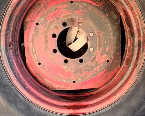 2 Llantas Deutz 18.4.34 con Camara y Cubierta