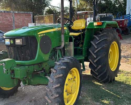 John Deere 5065 e