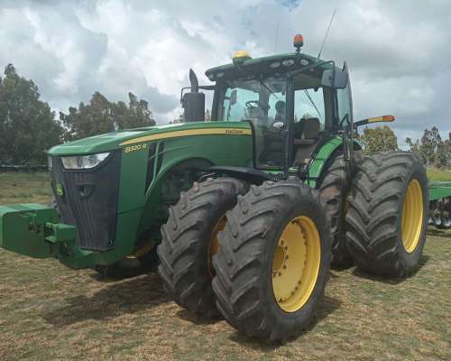 John Deere 8320 R, con Piloto