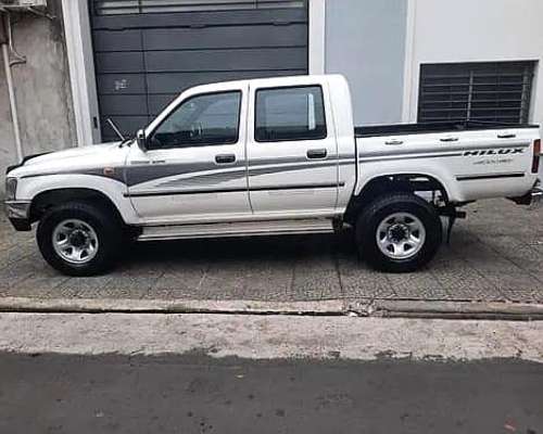 Toyota Hilux SRV 4X4 Titular