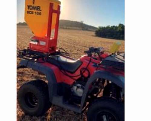 Esparcidora de Cebo Yomel BCB