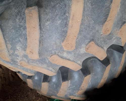 Vendo Cubiertas Varias Medidas 20-8-42/ 20-8-38/ 23.1.30