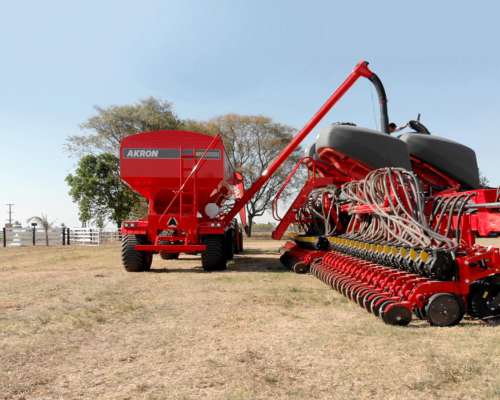 Acoplado Semillas y Fertilizantes Akron SFC 22000 Lts.