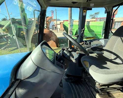 Tractor New Holland TM 7010