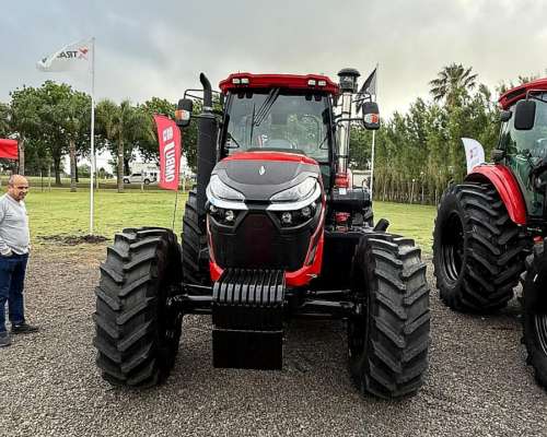 Tractor Traxor Tc1504+ 150 HP 4X4 con 3 Puntos