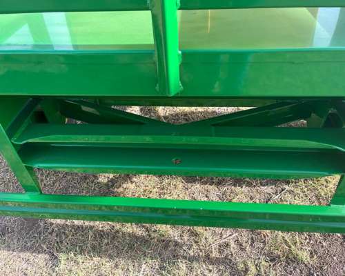 Chasis con Tanque 2200 Lts Marpla Apoyo Fumigacion