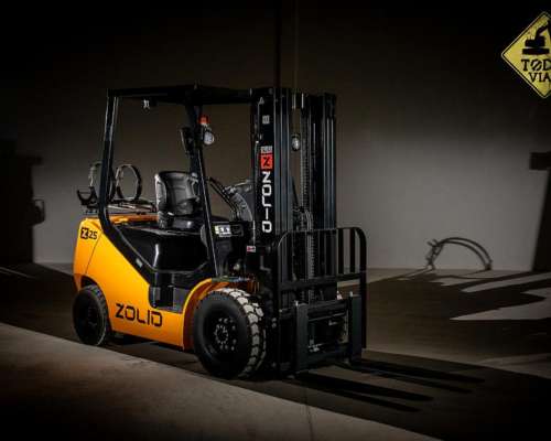 Autoelevador 2.500kg Nafta/gas Nissan K25 Permutas Todo Vial