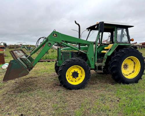 John Deere 5400 con Pala