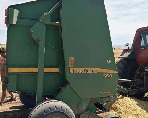 Rotoenfardadora John Deere 568 año 2011.