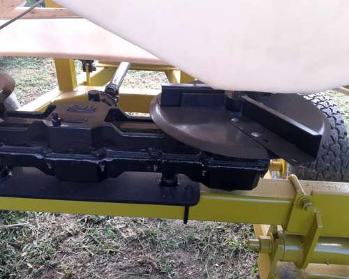 Fertilizadora Pozzi EDR 3000 ,