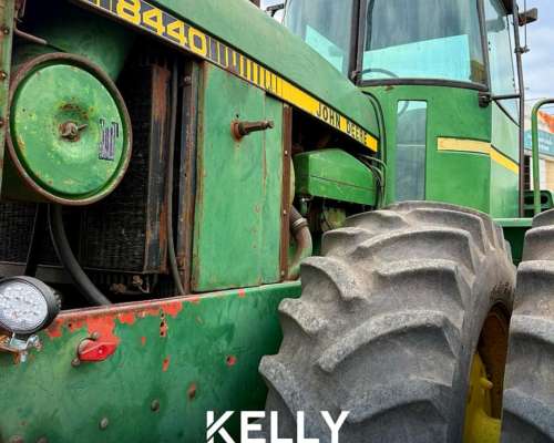 Tractor John Deere 8440