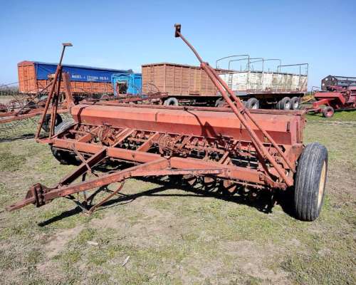 Sembradora de Grano Fino Gherardi de 25 Líneas a 17.5