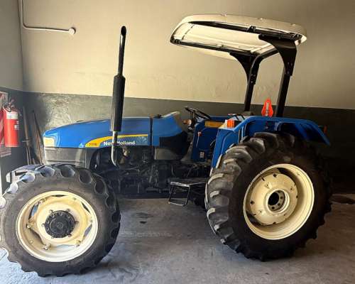 Tractor New Hollad 75 HP con 3 Puntos