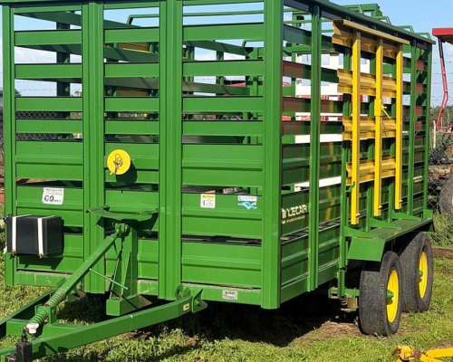 Acoplado para Hacienda Marca LCA de Cinco Animales Engomado