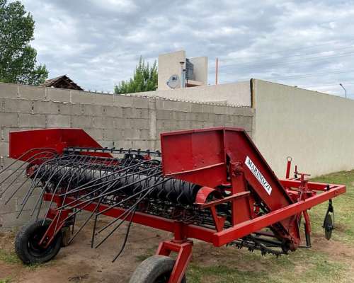 Arrancadora de Mani de 4 Surcos Timon Fijo Marca Marinozzi