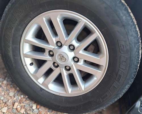 Toyota Hilux SW4 3.0 SRV 4X4 2013 Impecable, 196mil Reales