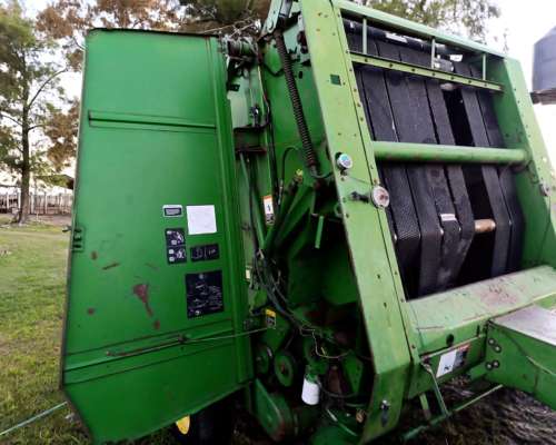 Rotoenfardadora John Deere 535