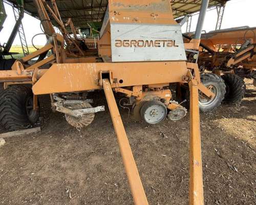Sembradora Agrometal TX Mega 22 Surcos a 52,5